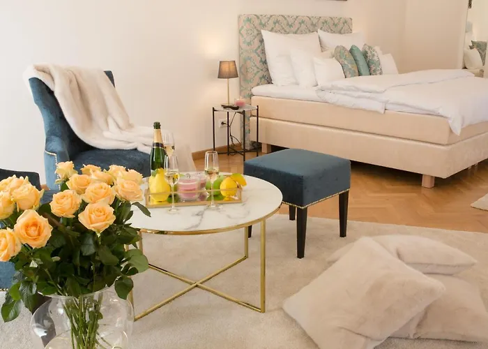 Palais Gutenberg L'atelier * Klagenfurt am Woerthersee